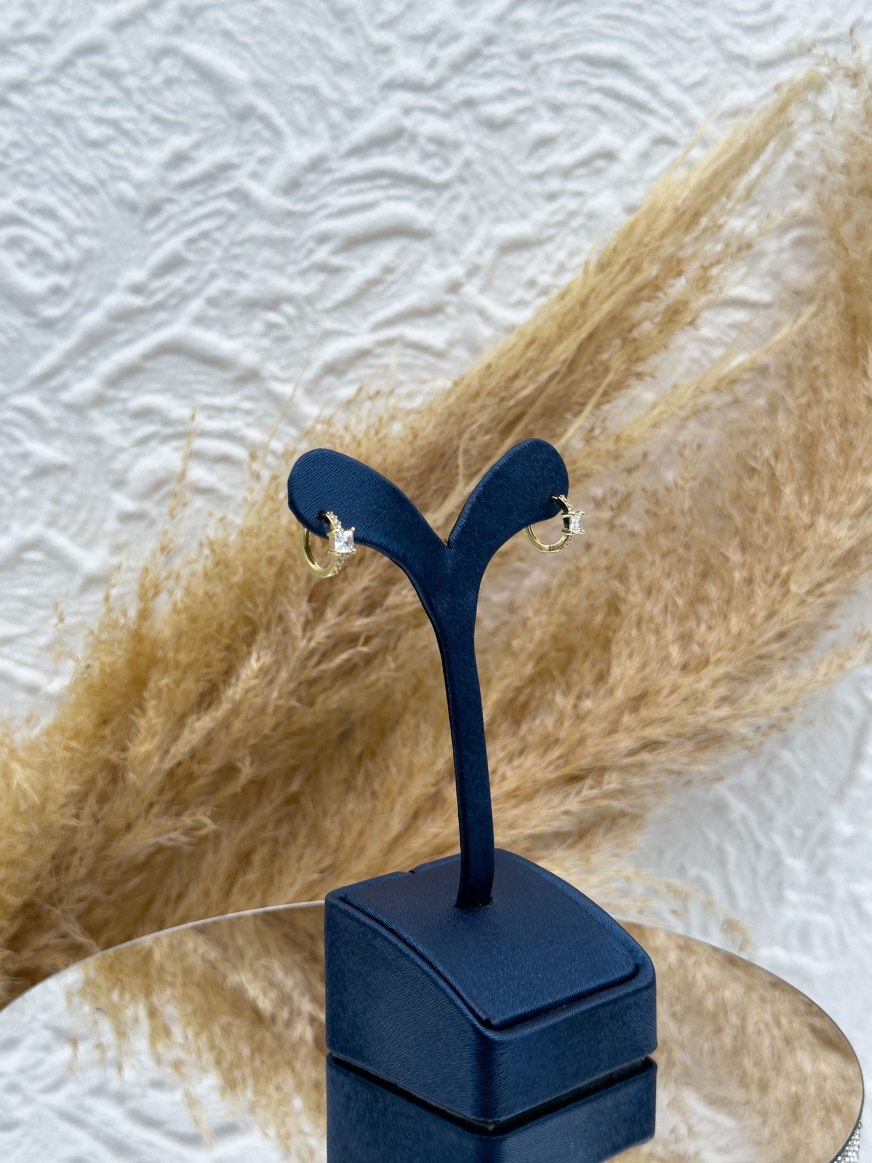 925 Ayar Gümüş Gold Renk Baget Taşlı Halka Model Kız Çocuk Küpesi